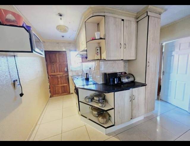 3 BEDROOM HOUSE FOR SALE IN TEMBISA